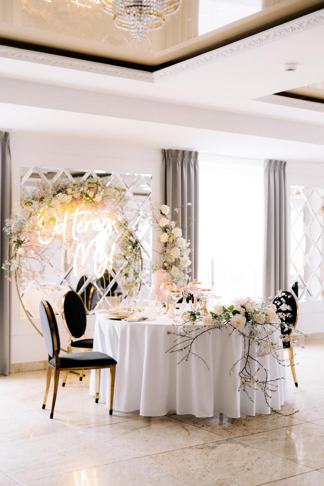 Hotel Atena Wedding, Business & Spa Ciechanów Dış mekan fotoğraf